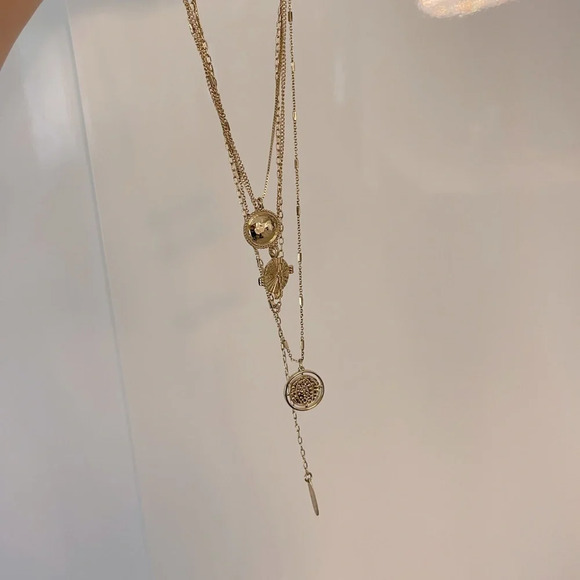 Express layered gold coin necklace - Picture 11 of 14